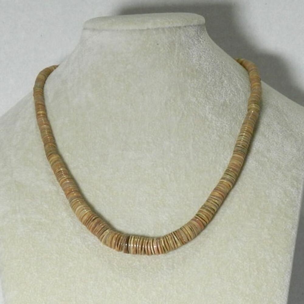 Vintage Santa Domingo Kewa Freshwater Graduated Shell Necklace